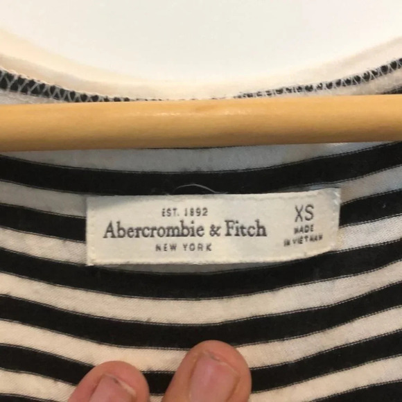 Abercrombie  & Finch Striped basic Tshirt XS - Picture 4 of 6